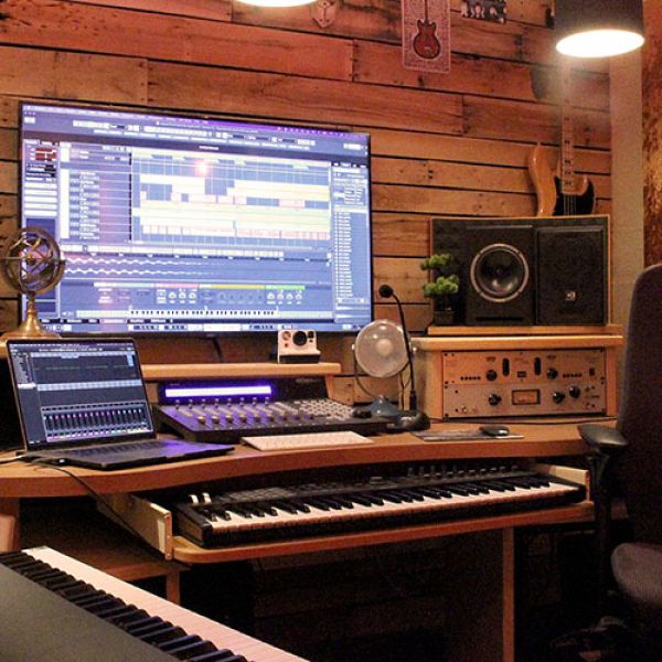hendrix-studios-studio-recording_HS.jpg